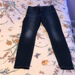 Lucky Brand blue skinny jeans